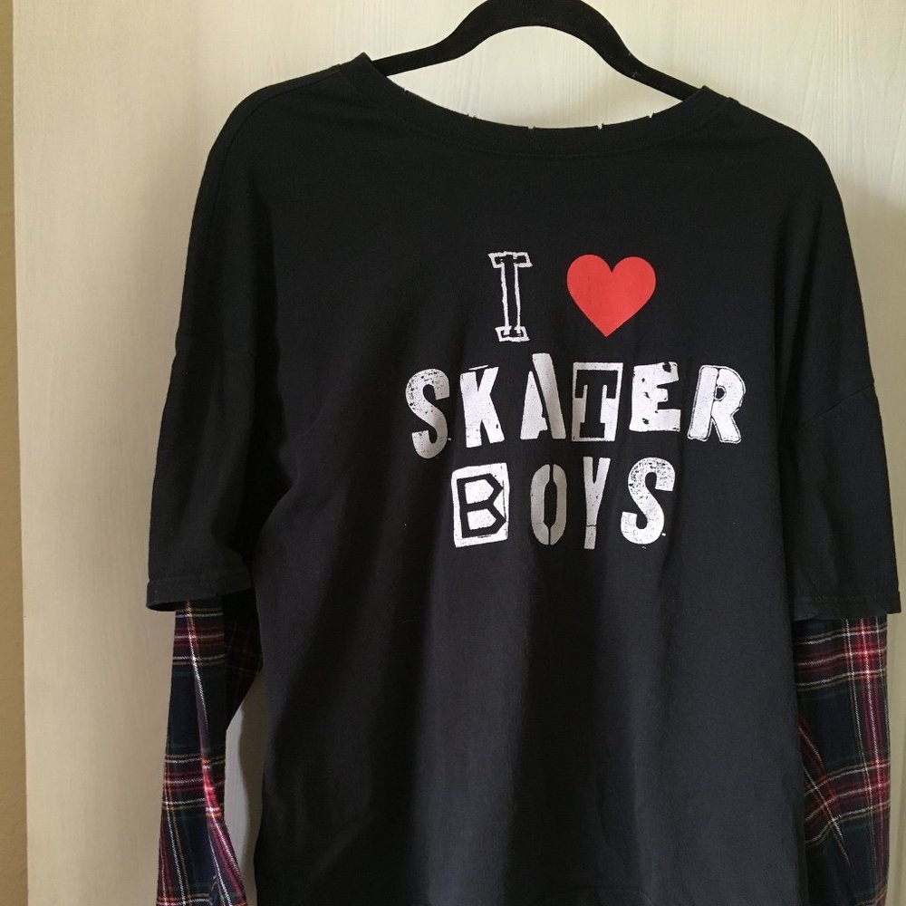 Forever 21 long sleeved T-shirt. Size 1X.